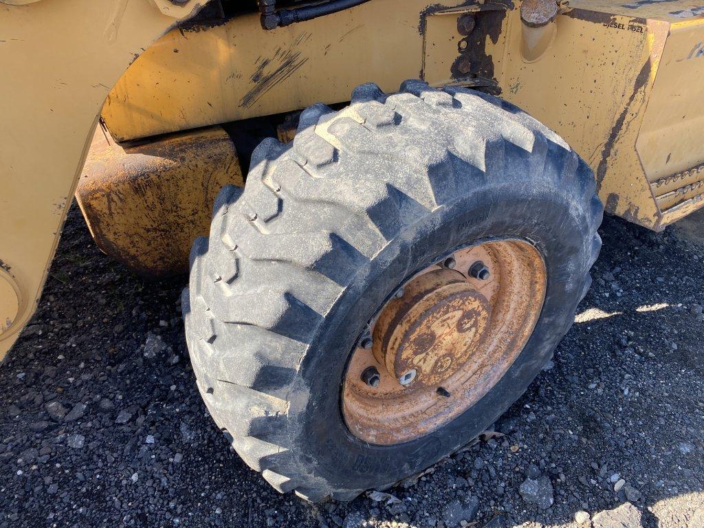 CASE 580L LOADER BACKHOE, 4X4, CAB, 82'' FRONT BUCKET, 23'' REAR BUCKET, REAR OUTRIGGERS, MISSING LO