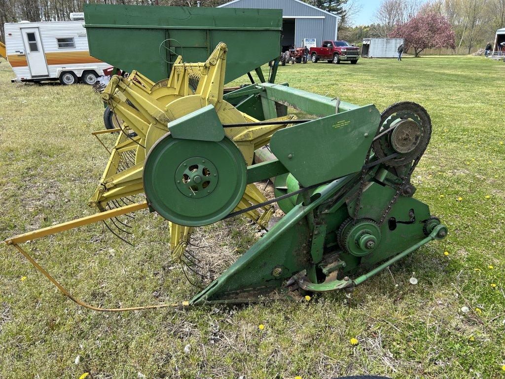 JOHN DEERE GRAIN HEAD, APPROX. 10', S/N: 128437