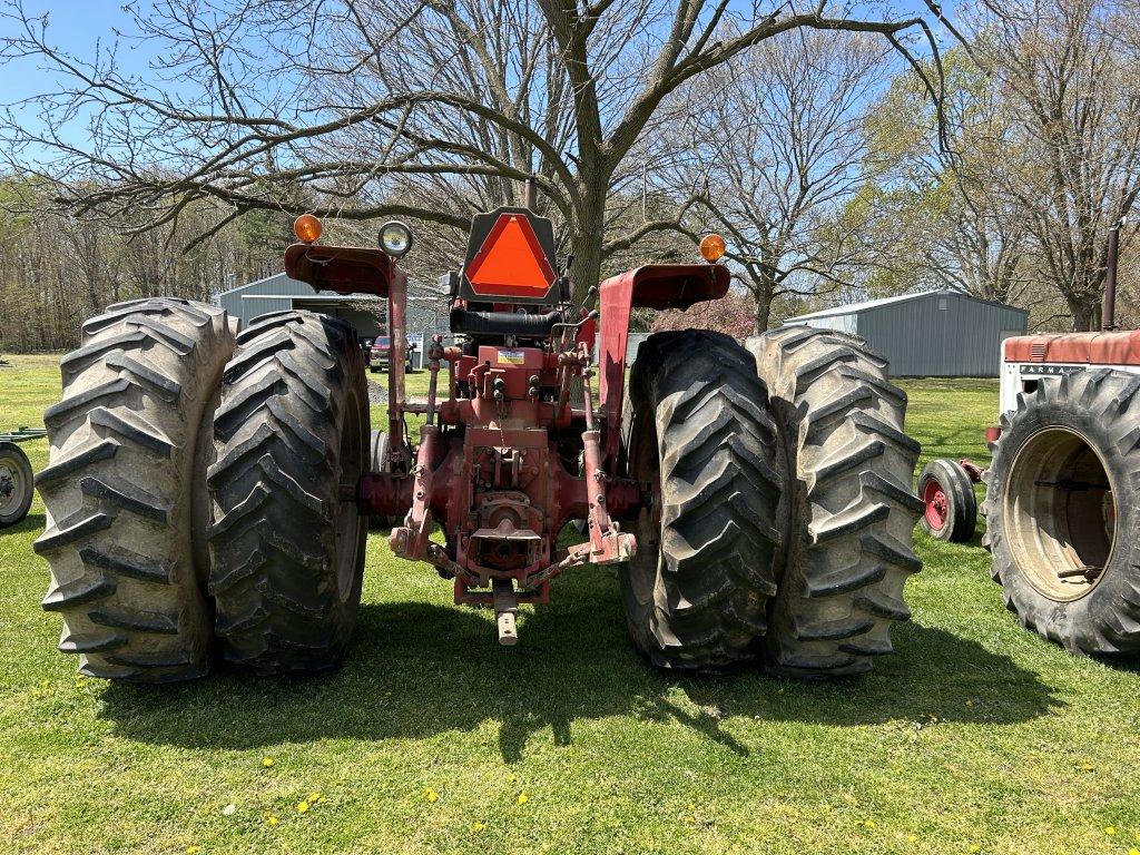 INTERNATIONAL FARMALL 856 TRACTOR, 3PT, NO TOP LINK, 540 & 1000 PTO, DIESEL, 2-REMOTES, 18.4-38 REAR