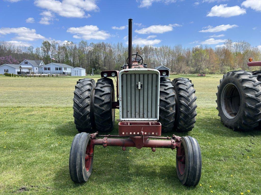 INTERNATIONAL MCCORMICK FARMALL 706 TRACTOR, DIESEL, 3PT, 540 & 1000 PTO, 2-REMOTES, 16.9-34 REAR DU