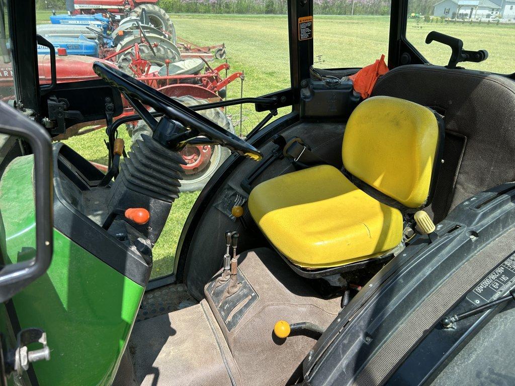 JOHN DEERE 5510N TRACTOR, NARROW FRONT, CAB, HEAT & AC, 3PT, PTO, 2-REMOTES, 14.9-28 REAR TIRES, SYN