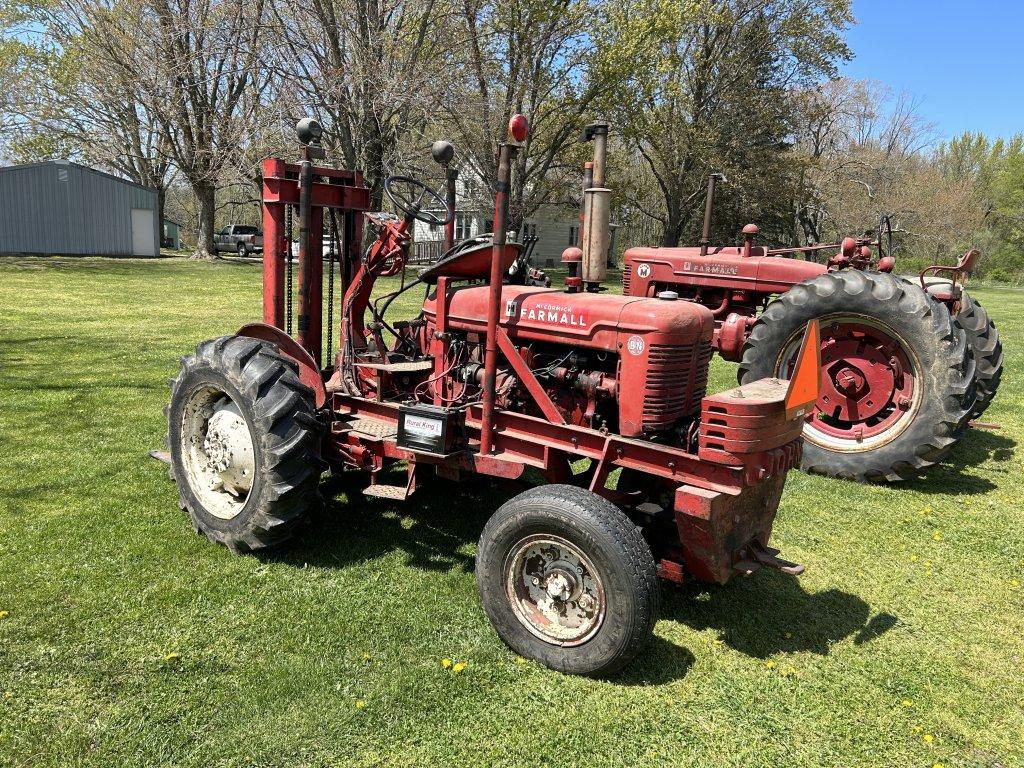 MCCORMICK FARMALL BN TRACTOR/ROUGH TERRAIN LIFT, 2-STAGE, 46'' FORKS, 2WD, 11.4-24 FRONT TIRES, REAR