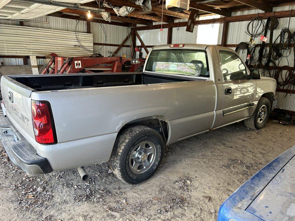 2004 CHEVY 1500 SILVERADO REGULAR CAB PICKUP, LONG BOX, 4.8L V8 GAS ENGINE, AUTO TRANSMISSION, MILES