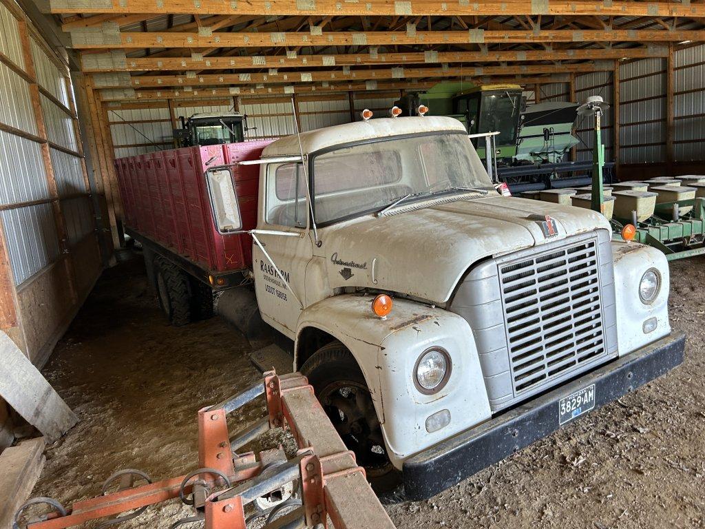 1966 INTERNATIONAL 1600 LOADSTAR SINGLE AXLE STAKE TRUCK, DUMP, 16' X 8' X 40'' SIDES, INTERNATIONAL