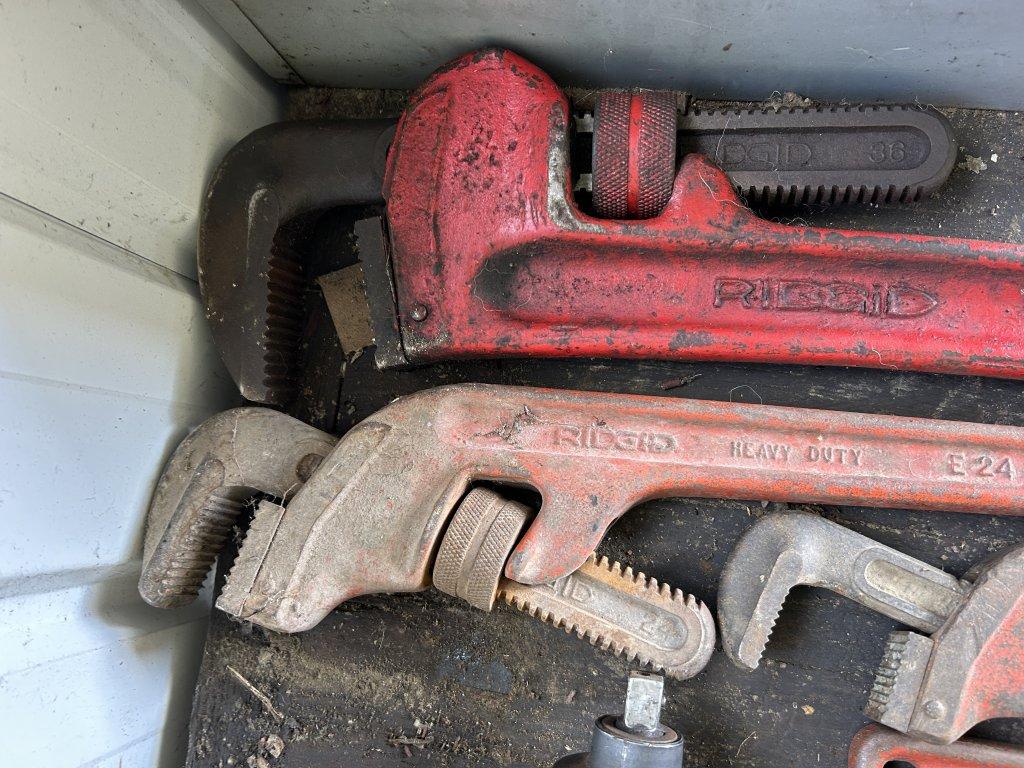 PIPE WRENCHES (4)