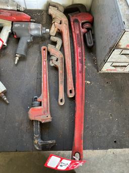 PIPE WRENCHES (4)