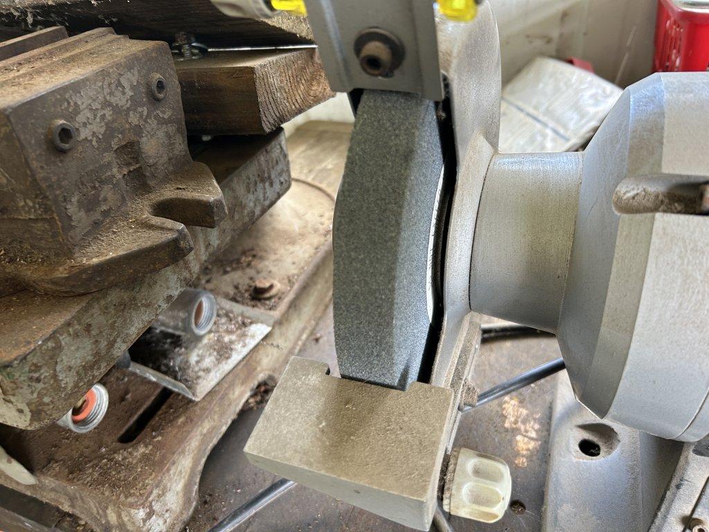 CRAFTSMAN 8'' BENCH GRINDER