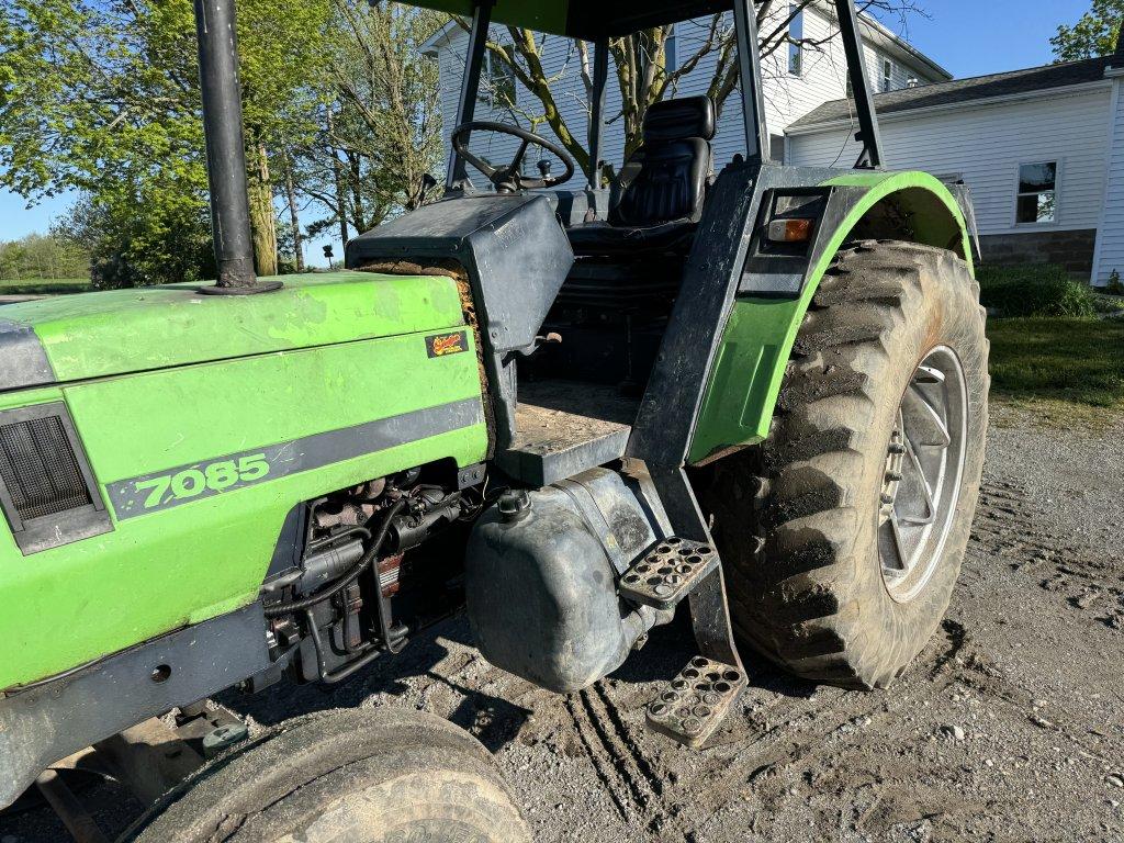 DEUTZ 7085 TRACTOR, 2WD, CANOPY, 3PT, NO TOP LINK, 540 & 1000 PTO, 2-REMOTES, 18.4-34 REAR TIRES, (1