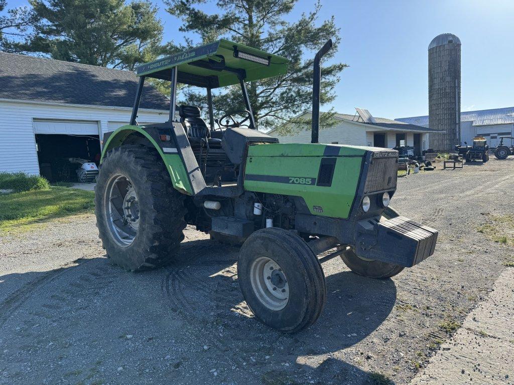 DEUTZ 7085 TRACTOR, 2WD, CANOPY, 3PT, NO TOP LINK, 540 & 1000 PTO, 2-REMOTES, 18.4-34 REAR TIRES, (1