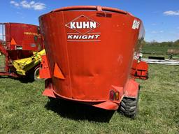 KUHN KNIGHT 5132 VERTICAL MAXX FEED MIXER, 540 PTO, 640XL SCALE/MONITOR, S/N: A0156