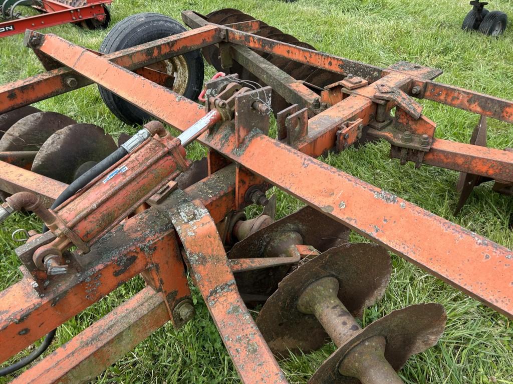 ALLIS CHALMERS 15' DISC, REAR HITCH, SOME CRACKED DISCS