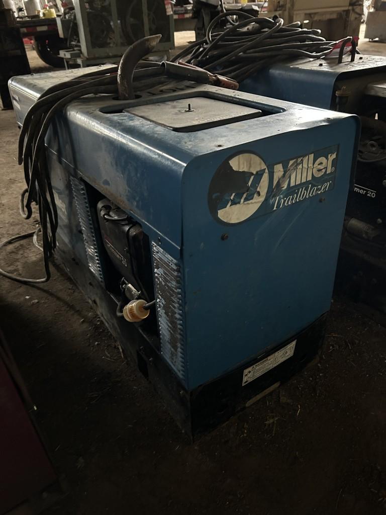 MILLER TRAILBLAZER 251NT AC/DC 8000 WATT GENERATOR/WELDER, ONAN PERFORMER 20 ENGINE, 120/240V, MAX K