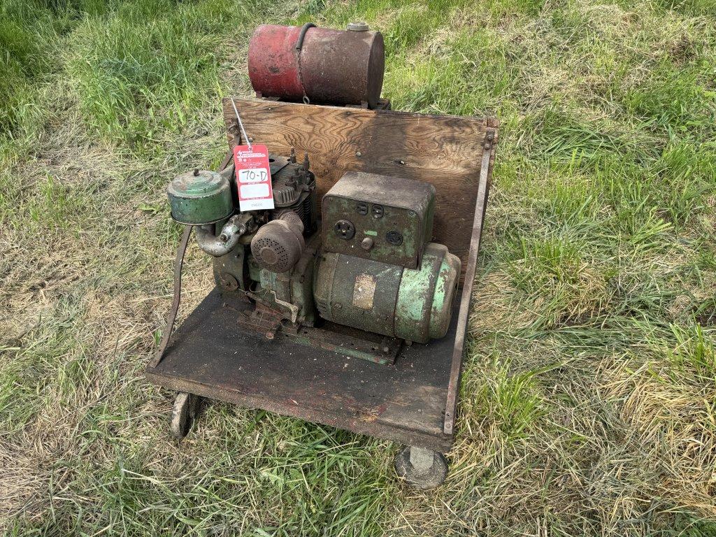 PORTABLE GAS POWERED GENERATOR