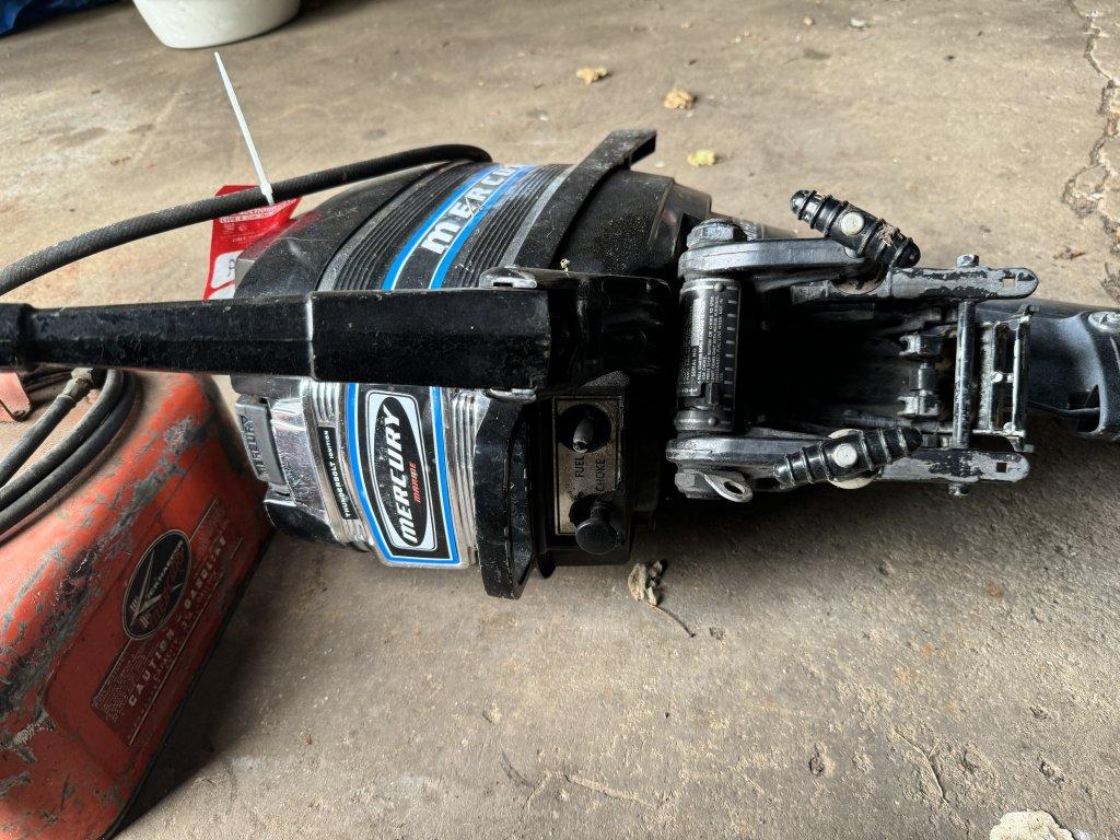 MERCURY 9.8HP OUTBOARD MOTOR WITH GAS TANK