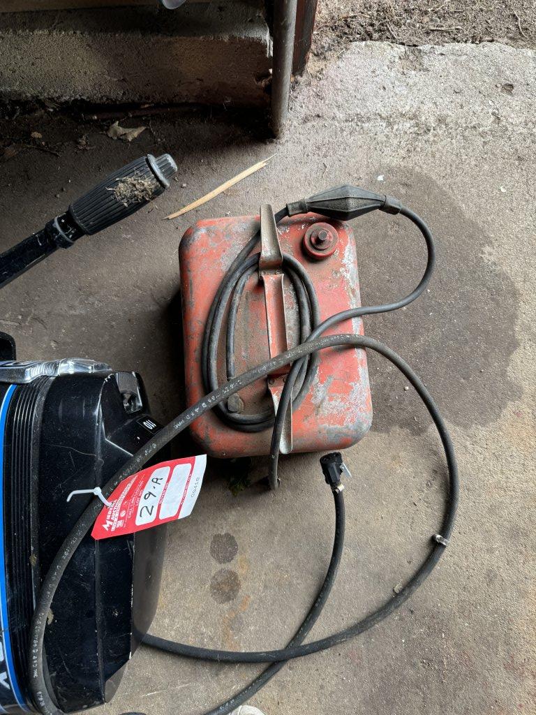 MERCURY 9.8HP OUTBOARD MOTOR WITH GAS TANK