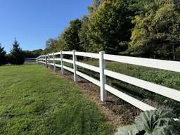8' SECTIONS OF FENCING (25 QTY.)