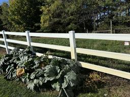 8' SECTIONS OF FENCING (25 QTY.)