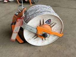 FENCING REEL WITH WIRE