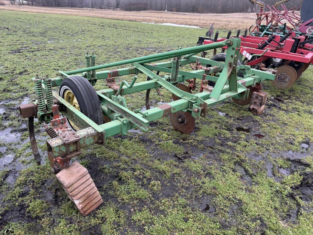 JOHN DEERE 12' FIELD CULTIVATOR, 3 PT