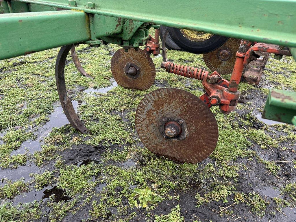 JOHN DEERE 12' FIELD CULTIVATOR, 3 PT