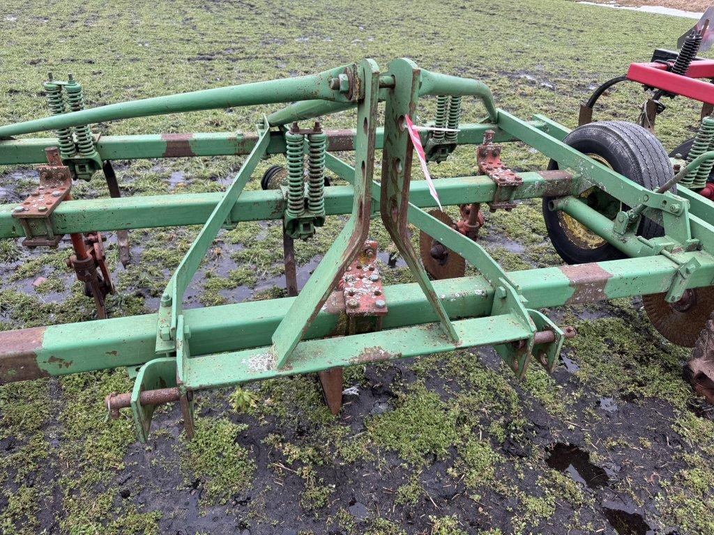 JOHN DEERE 12' FIELD CULTIVATOR, 3 PT
