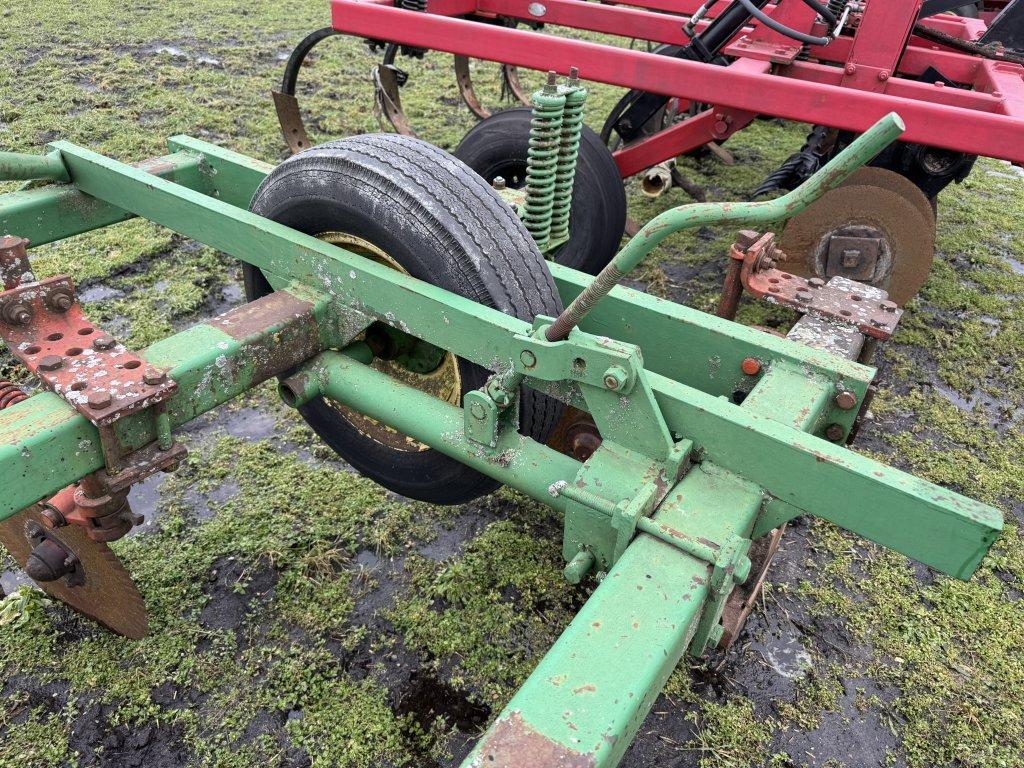 JOHN DEERE 12' FIELD CULTIVATOR, 3 PT