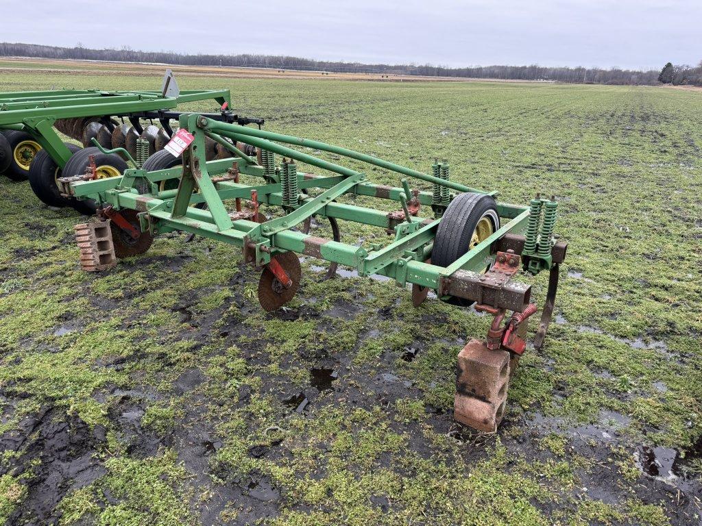 JOHN DEERE 12' FIELD CULTIVATOR, 3 PT