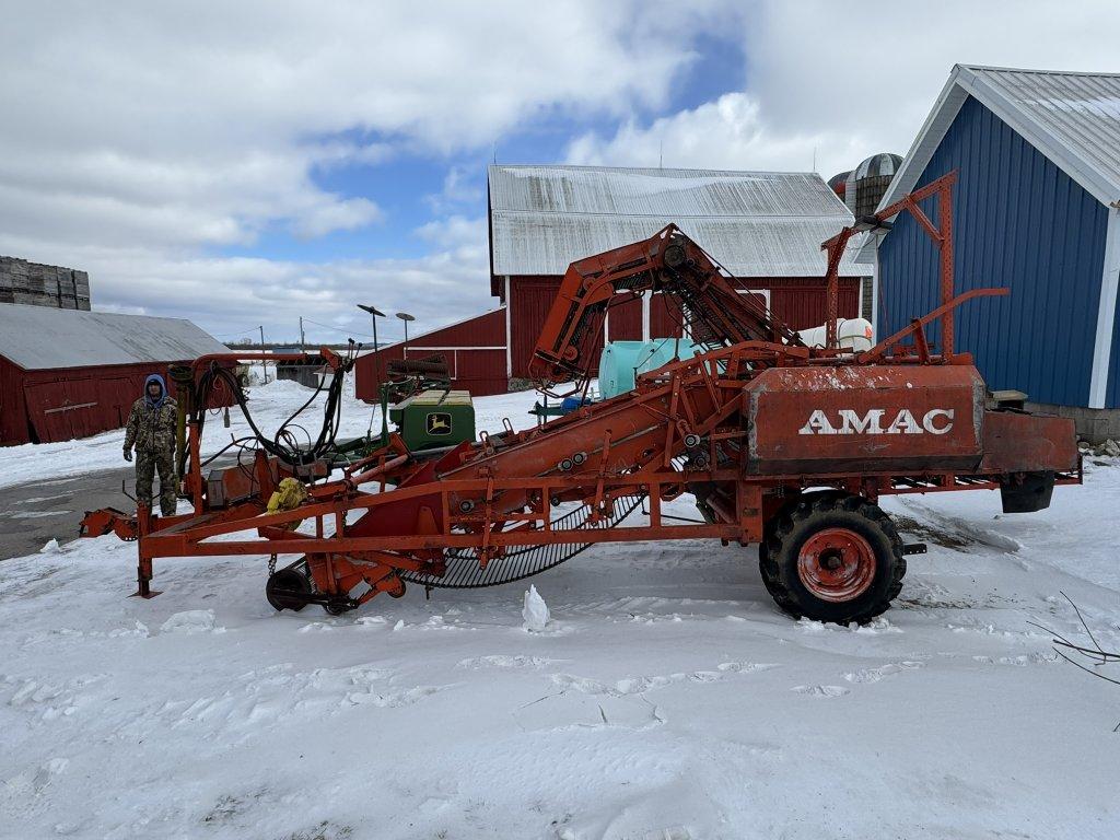 1990 AMAC F2 CARROT HARVESTER, 6' WIDE, SIDE FOLDING AUGER, PULL TYPE, PTO, CHAIN CONVEYORS, S/N: 50