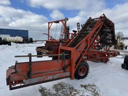 1990 AMAC F2 CARROT HARVESTER, 6' WIDE, SIDE FOLDING AUGER, PULL TYPE, PTO, CHAIN CONVEYORS, S/N: 50