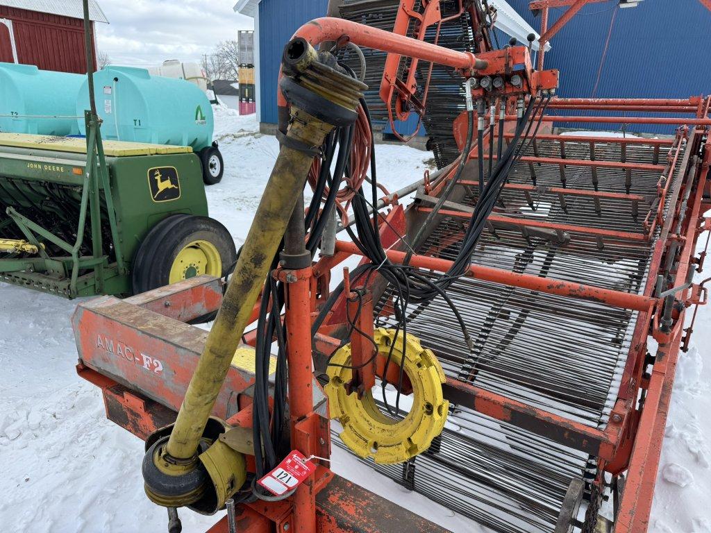 1990 AMAC F2 CARROT HARVESTER, 6' WIDE, SIDE FOLDING AUGER, PULL TYPE, PTO, CHAIN CONVEYORS, S/N: 50