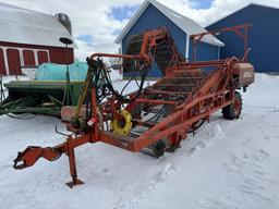 1990 AMAC F2 CARROT HARVESTER, 6' WIDE, SIDE FOLDING AUGER, PULL TYPE, PTO, CHAIN CONVEYORS, S/N: 50