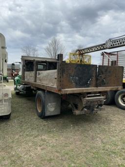 2007 IH 4300 STAKE TRUCK, DT466 DIESEL ENGINE, 6-SPEED TRANS, DUAL ARM DUMP, 16', ENGINE REPLACEMENT