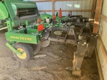 John Deere 2100 Minimum Till Ripper