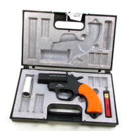 Olin Win. Marine Signal Kit