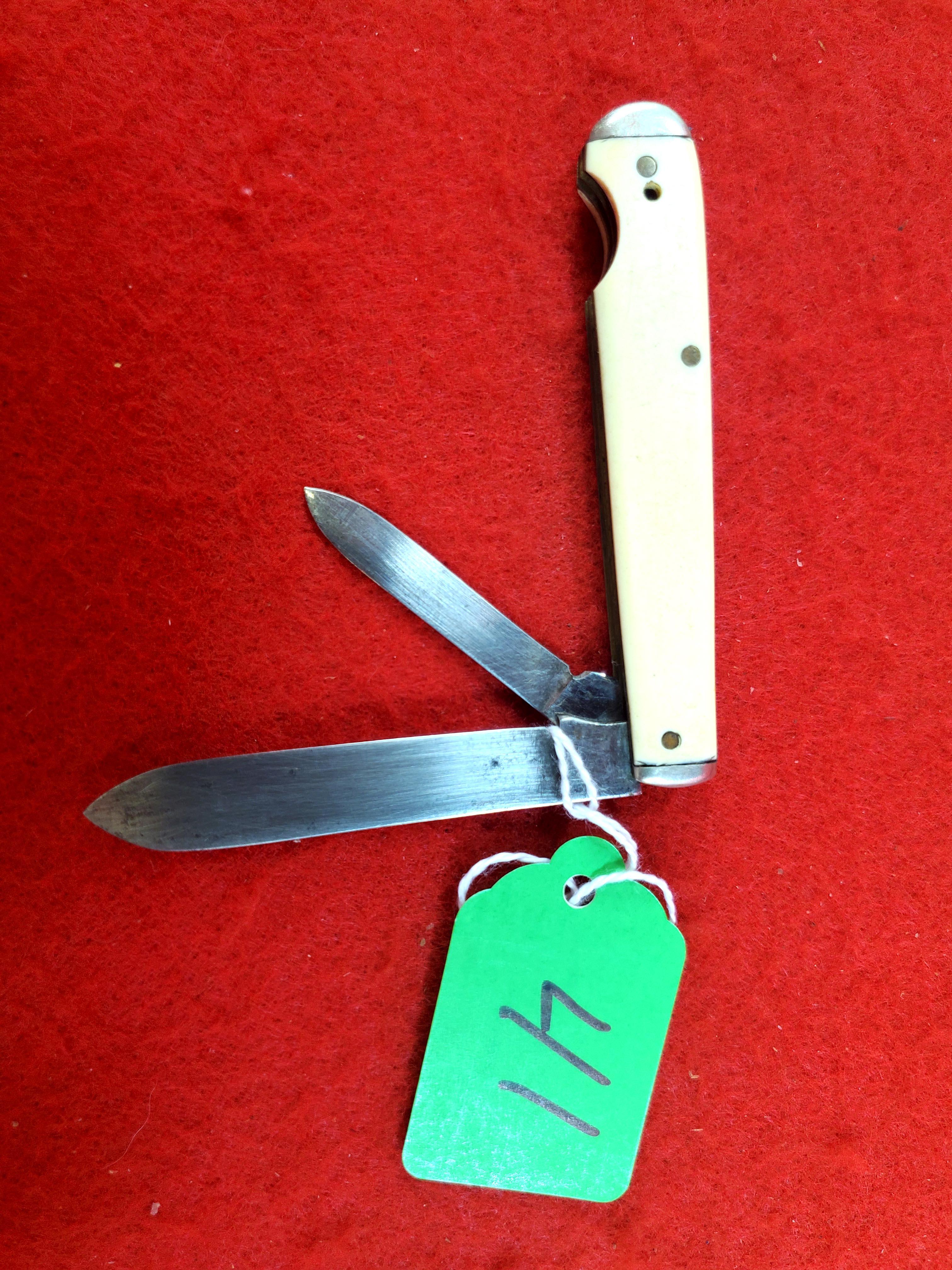 K041: Ecs Simmons Sonny; 2 Blades; Celluloid Handles
