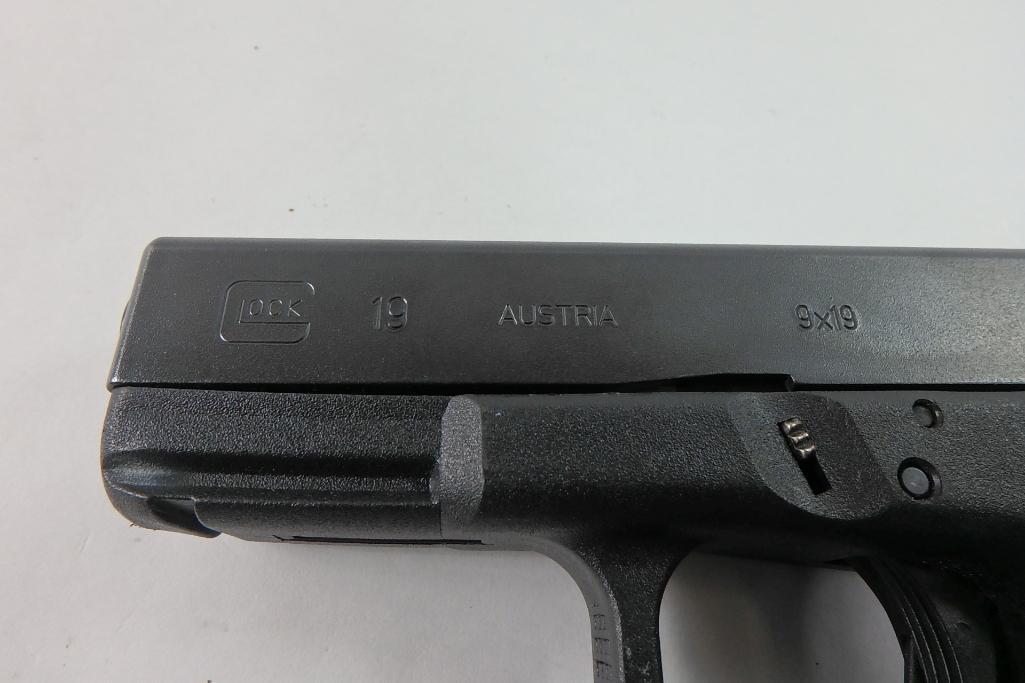 GLOCK 19 PISTOL 9MM