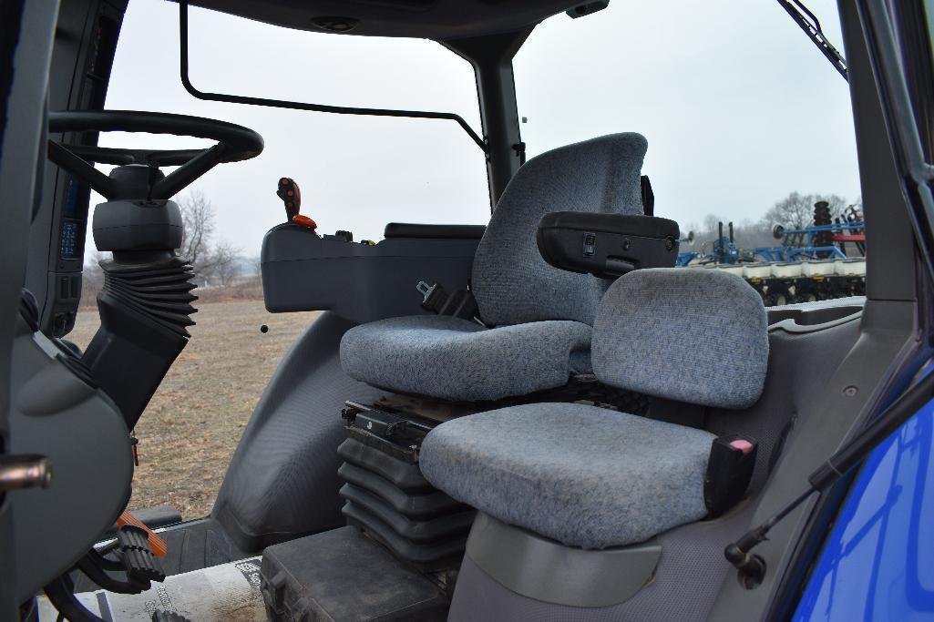 '06 NH TG215 MFWD tractor