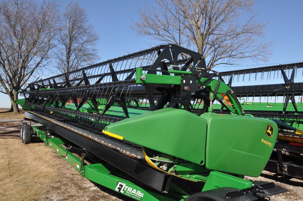 '13 JD 640FD 40' flex draper head