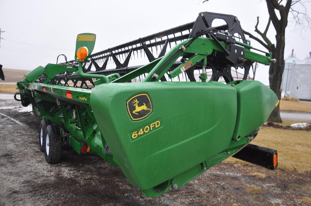 '13 JD 640FD 40' flex draper head