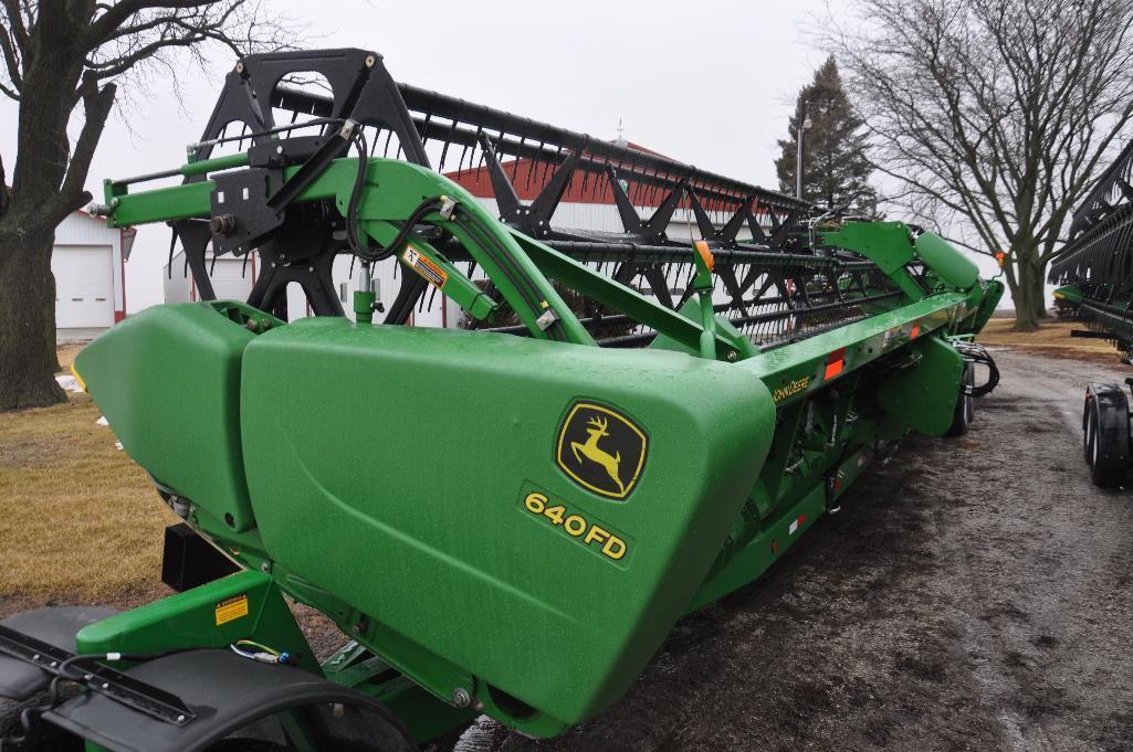 '13 JD 640FD 40' flex draper head