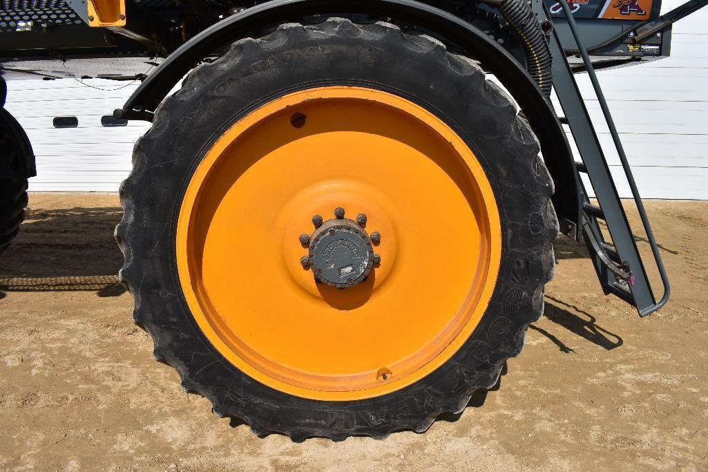 '12 Hagie STS 14 self-propelled sprayer