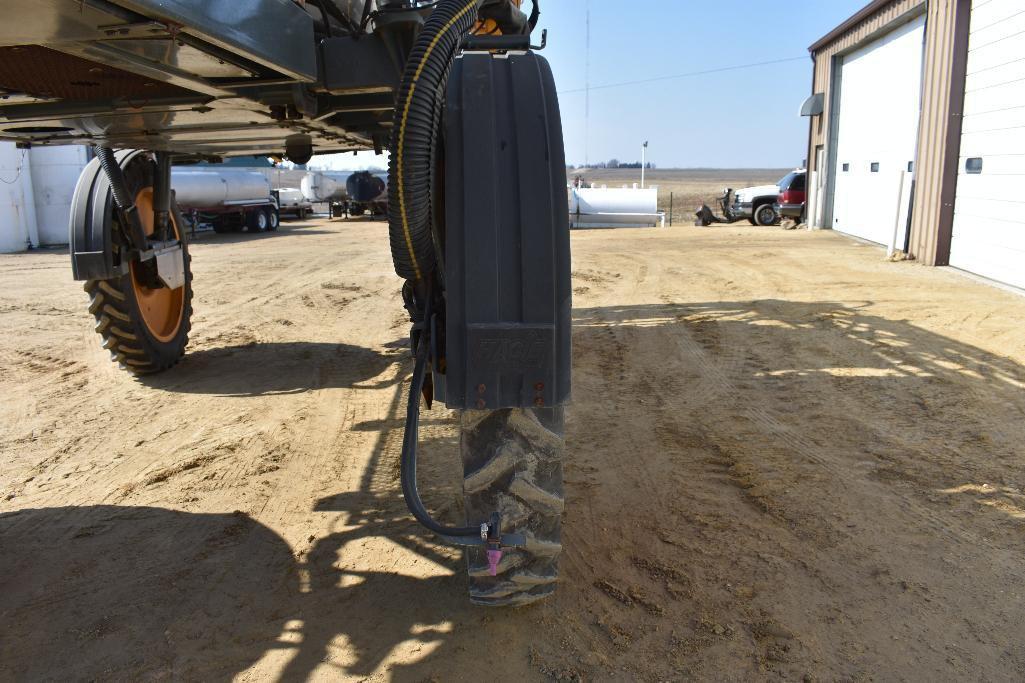 '12 Hagie STS 14 self-propelled sprayer