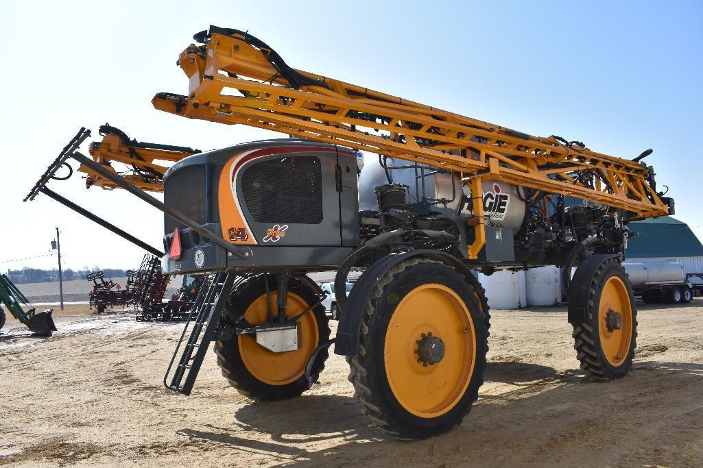 '12 Hagie STS 14 self-propelled sprayer