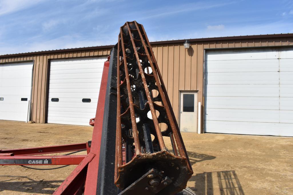 Case-IH 30' crumbler