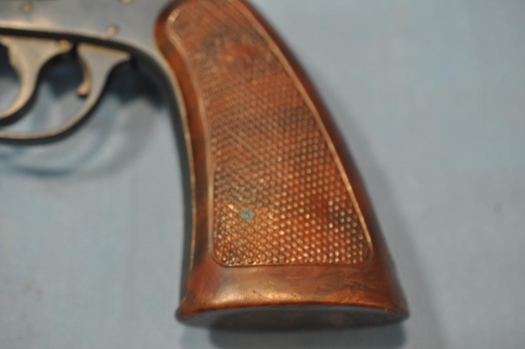 H & R MODEL 922 .22 CAL. REVOLVER