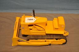 ERTL 1/16TH SCALE IH TD-25 CRAWLER