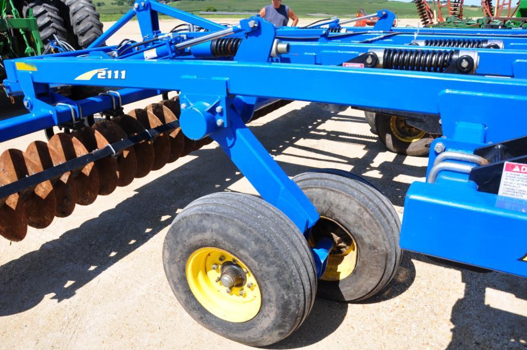 2013 Landoll 2111 19' 15-shank disc-chisel