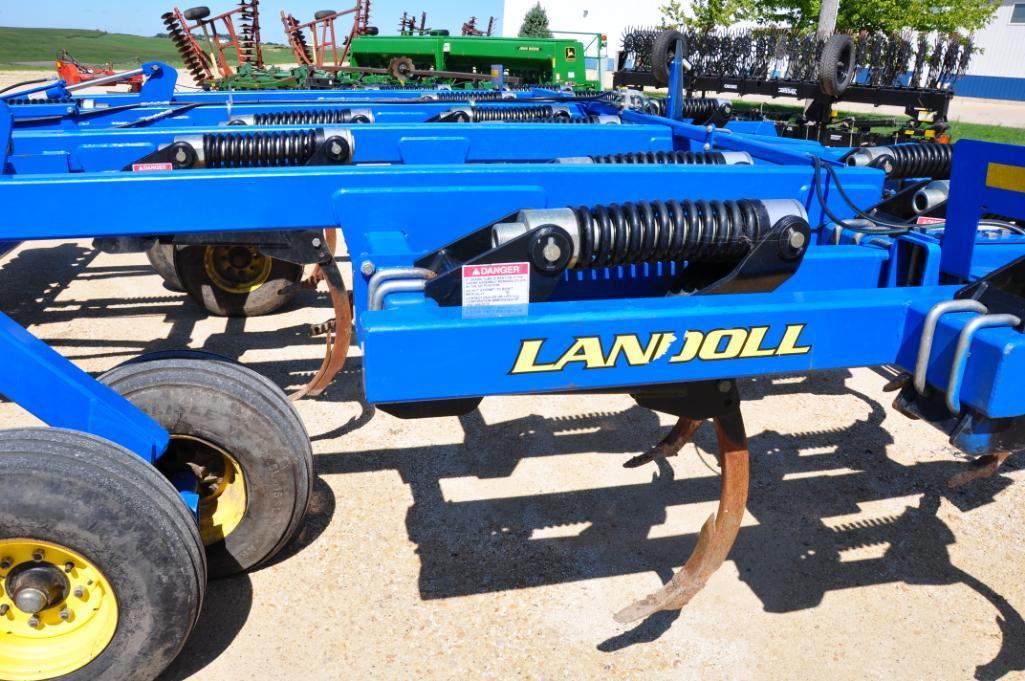 2013 Landoll 2111 19' 15-shank disc-chisel