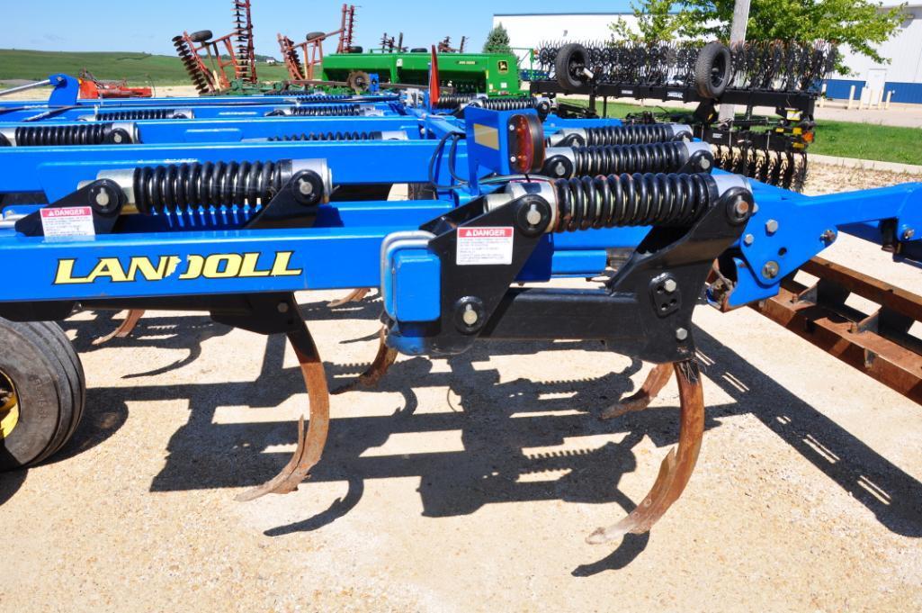 2013 Landoll 2111 19' 15-shank disc-chisel