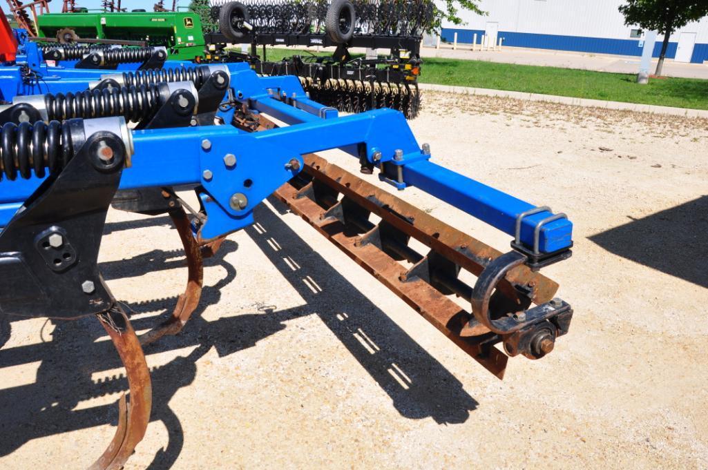 2013 Landoll 2111 19' 15-shank disc-chisel